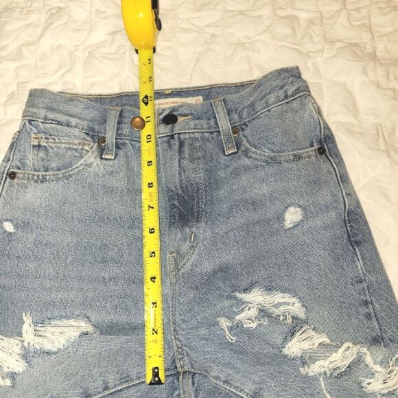 Levi's Distressed High Waisted Mom Jean 25 - Picture 8 of 10